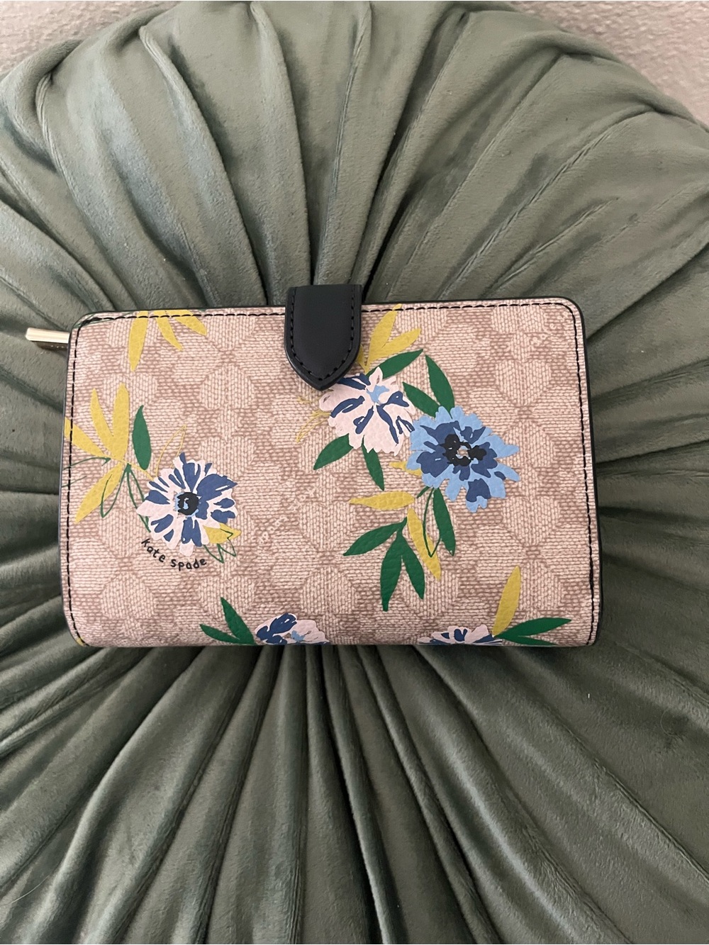kate spade beige floral zip-around wallet with blue & green blooms - Picture 2 of 8